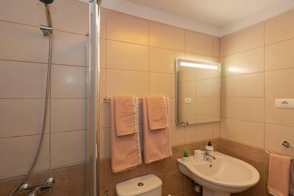 Lovely Spacious Apartment In سان إيسيذرو المظهر الخارجي الصورة